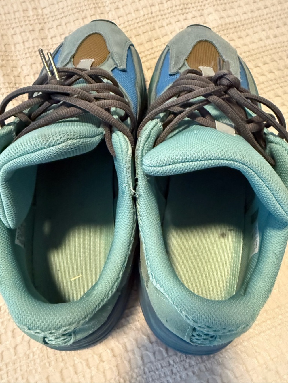Yeezy Boost 700 Faded Azure View 4